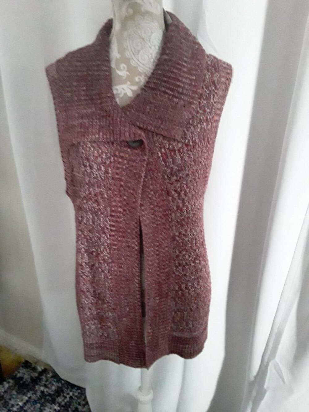 New Westbound lovely sleeveless sweater top rust color size PL